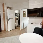 Terrace Centrum - Cozy Terrace, Free Parking, Netflix - Rail Station 850m *