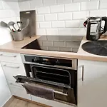 Terrace Centrum - Cozy Terrace, Free Parking, Netflix - Rail Station 850m * فروتسواف