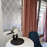 Terrace Centrum - Cozy Terrace, Free Parking, Netflix - Rail Station 850m