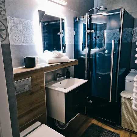 Terrace Centrum - Cozy Terrace, Free Parking, Netflix - Rail Station 850m 브로츠와프
