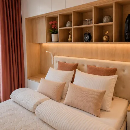 Apartment Terrace Centrum - Cozy Terrace, Free Parking, Netflix - Rail Station 850m