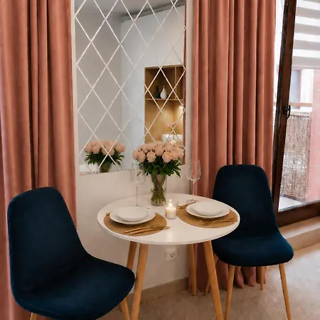 Apartment Terrace Centrum - Cozy Terrace, Free Parking, Netflix - Rail Station 850m *