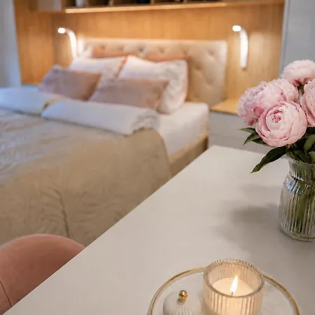 Terrace Centrum - Cozy Terrace, Free Parking, Netflix - Rail Station 850m Wroclaw