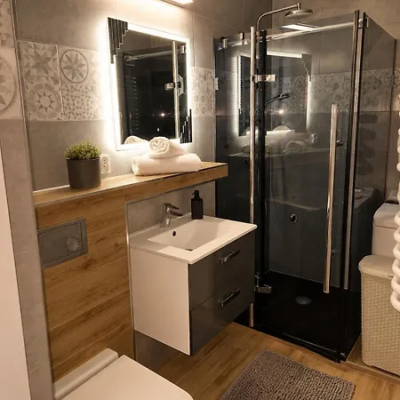Terrace Centrum - Cozy Terrace, Free Parking, Netflix - Rail Station 850m *