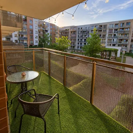 Terrace Centrum - Cozy Terrace, Free Parking, Netflix - Rail Station 850m Apartment